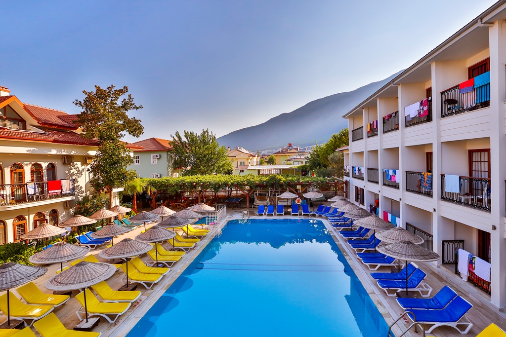Golden Life Blue & Green Hotel